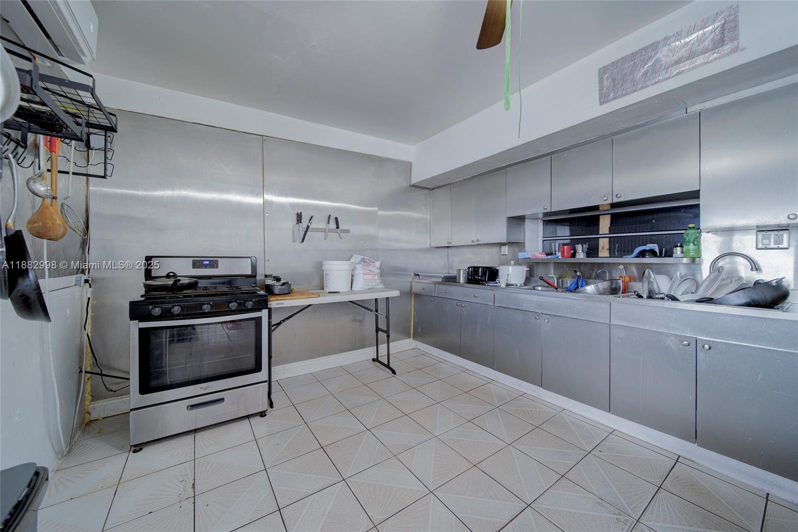 5040 NW 197th St Miami, FL 33055