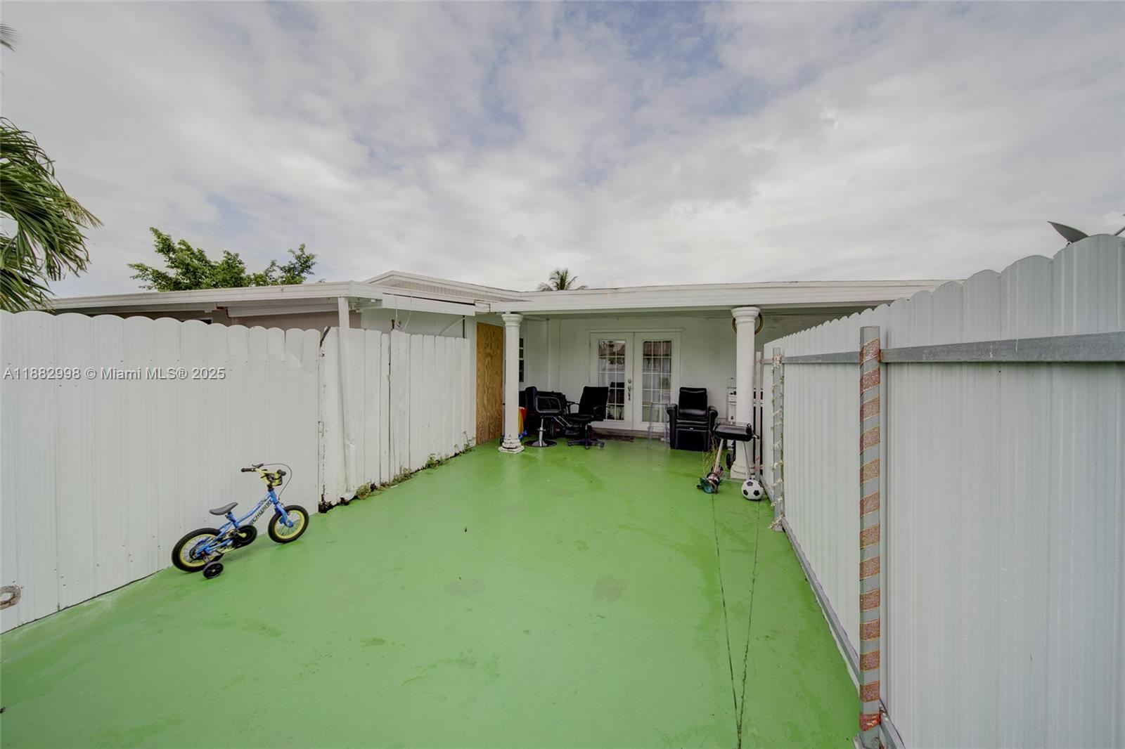 5040 NW 197th St Miami, FL 33055