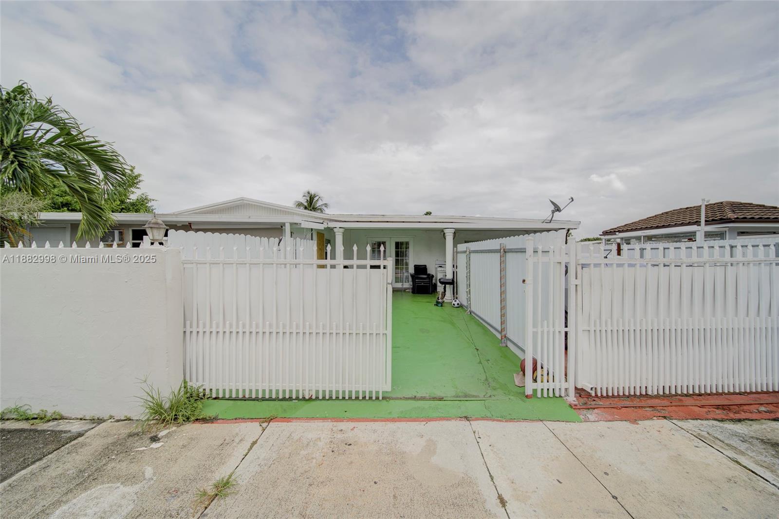 5040 NW 197th St Miami, FL 33055