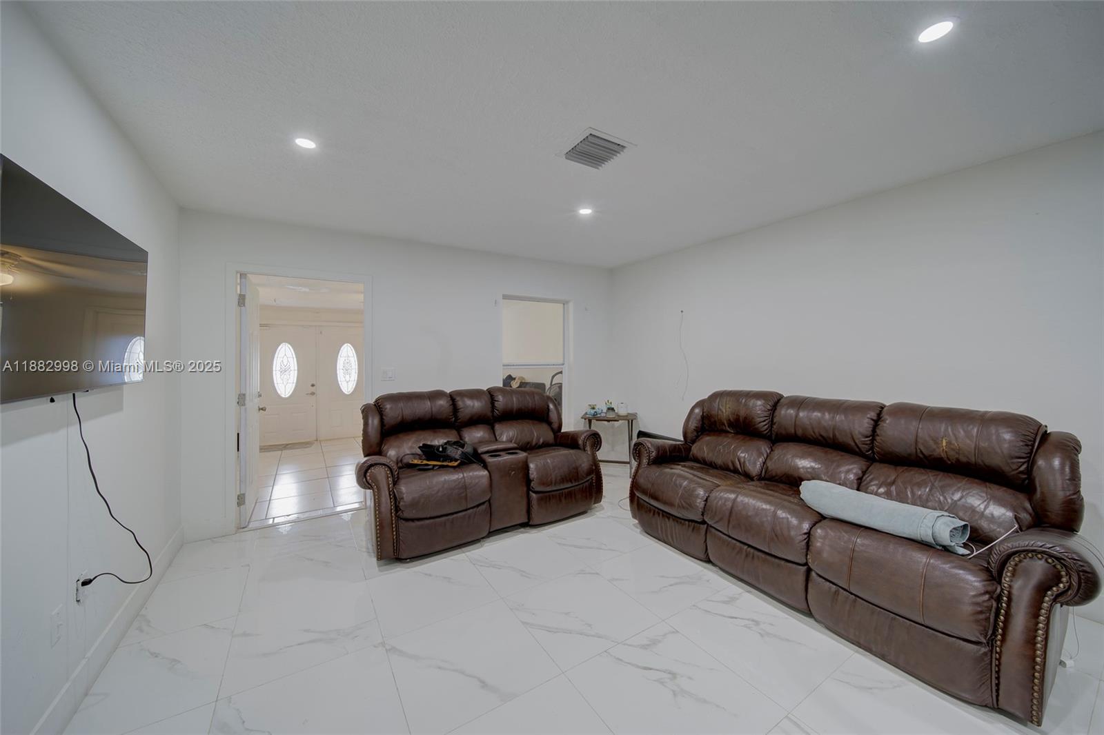 5040 NW 197th St Miami, FL 33055