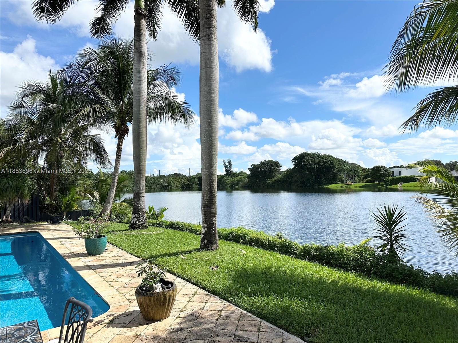 960 Bayberry Pt Dr