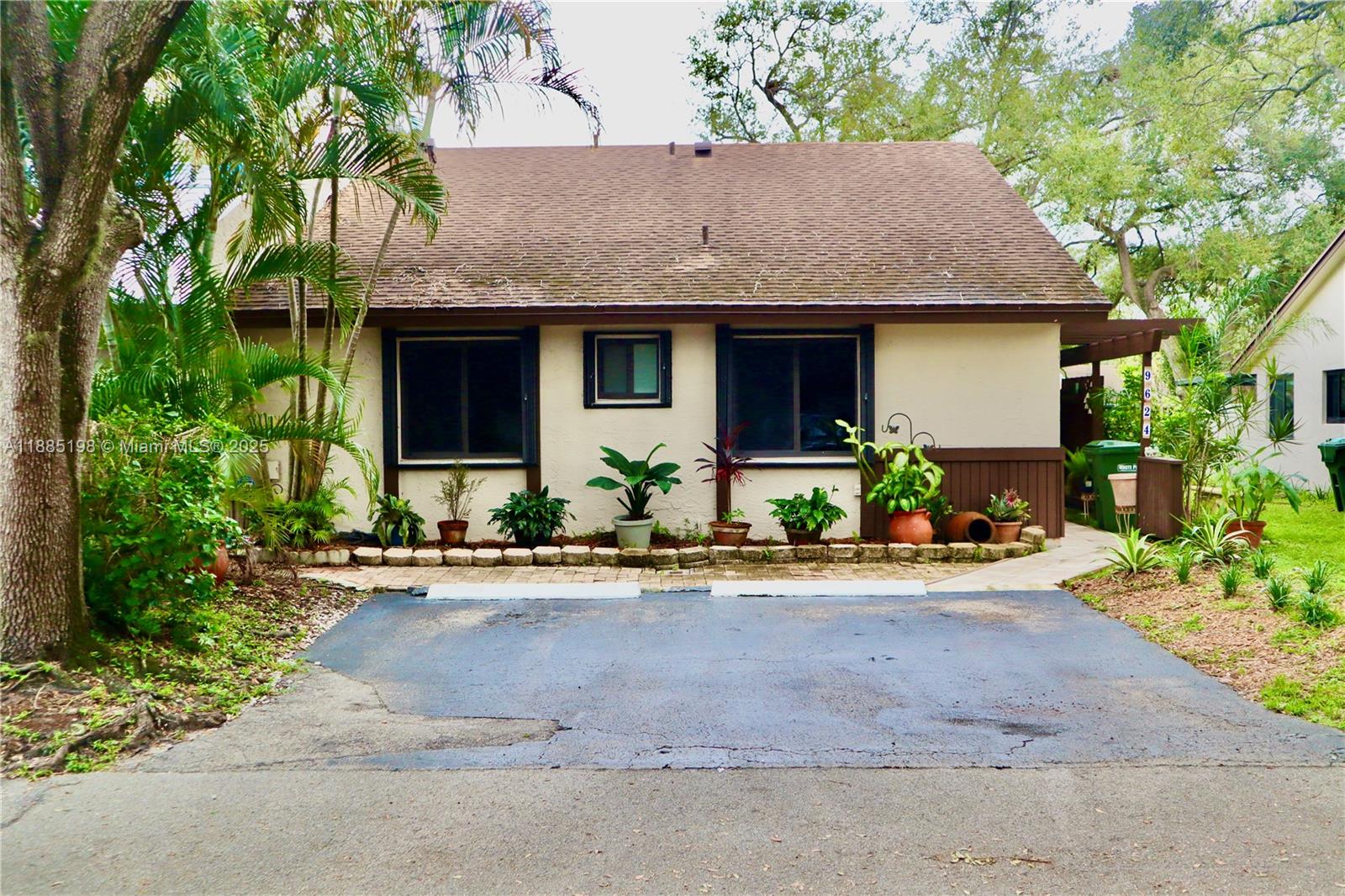 9624 NW 16th Ct