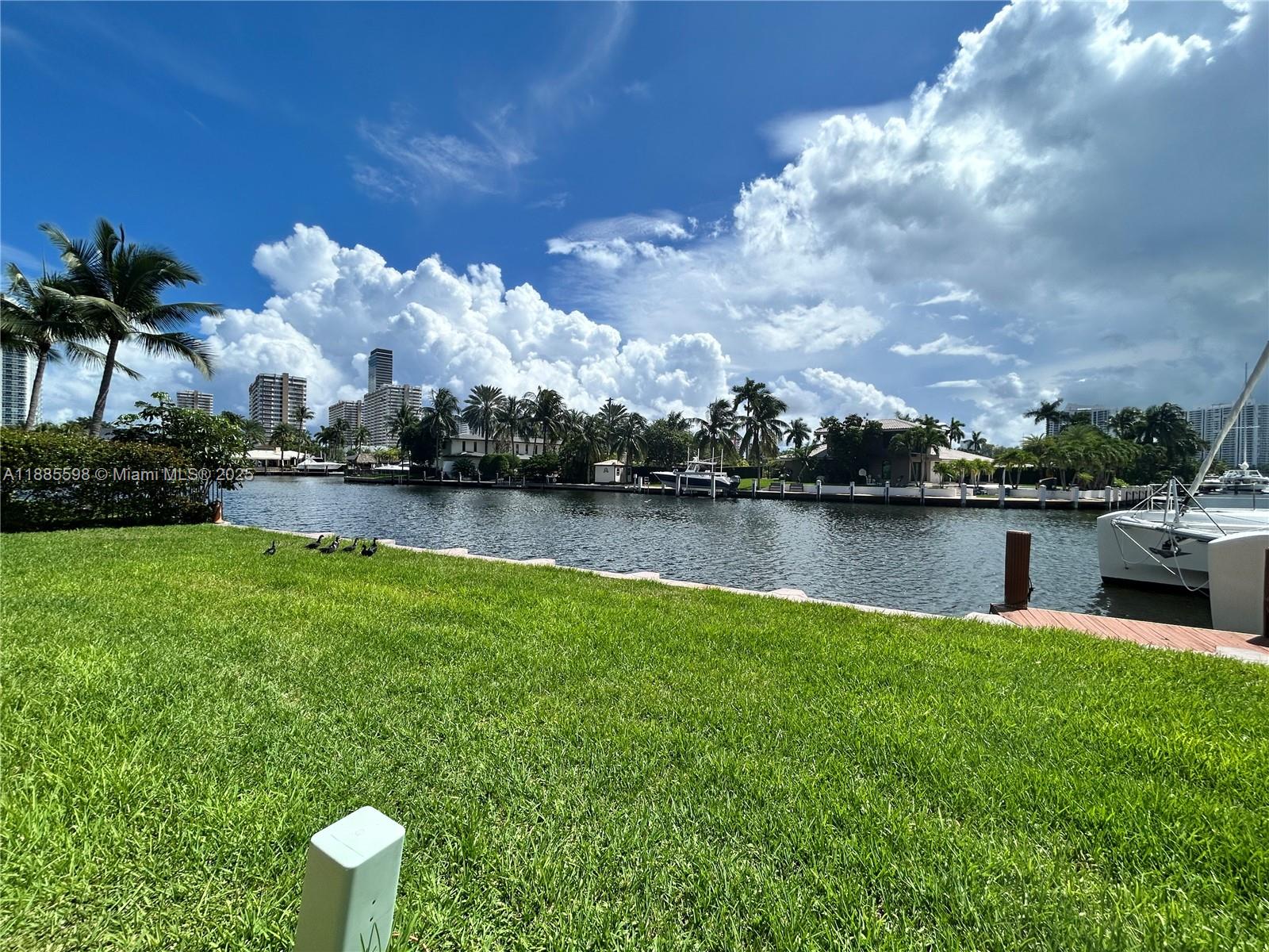 301 Golden Isles Dr #101