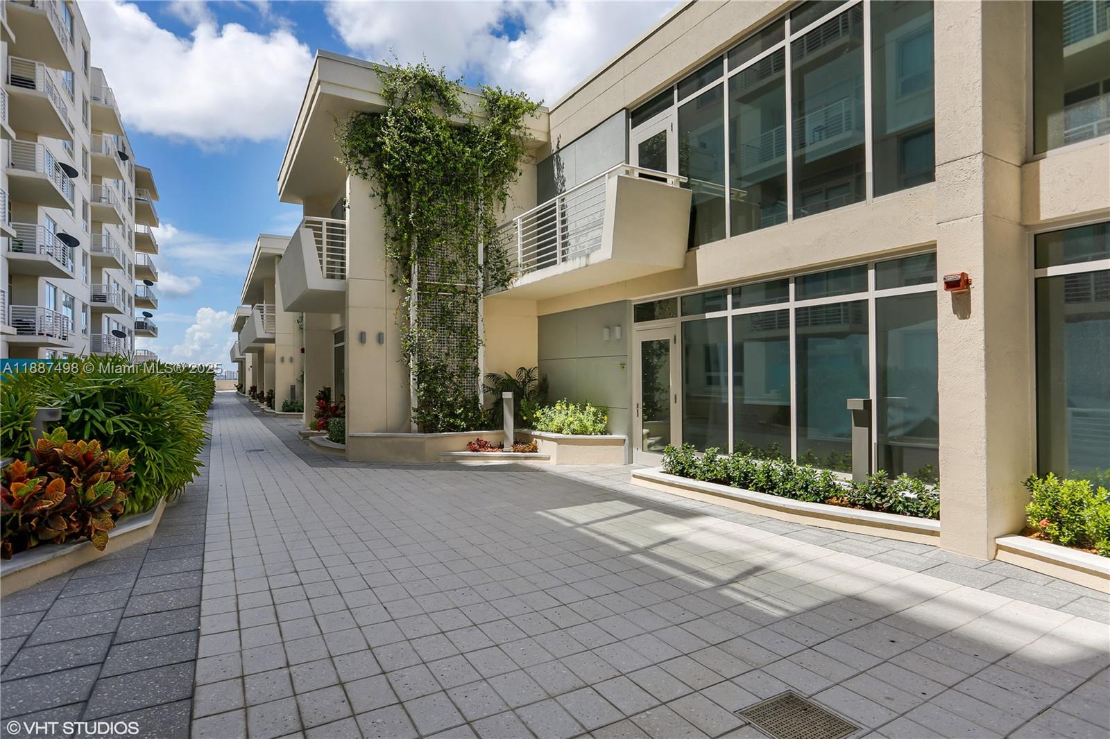 3250 NE 1st Ave #545