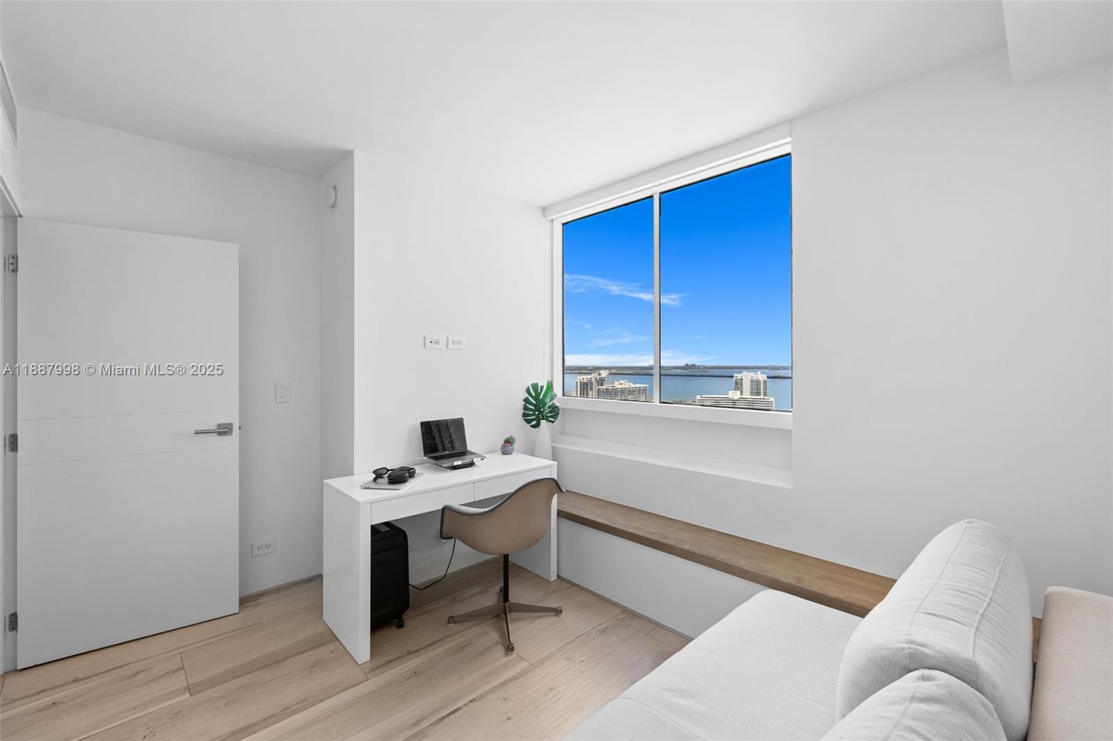 image The Waverly At South Beac18