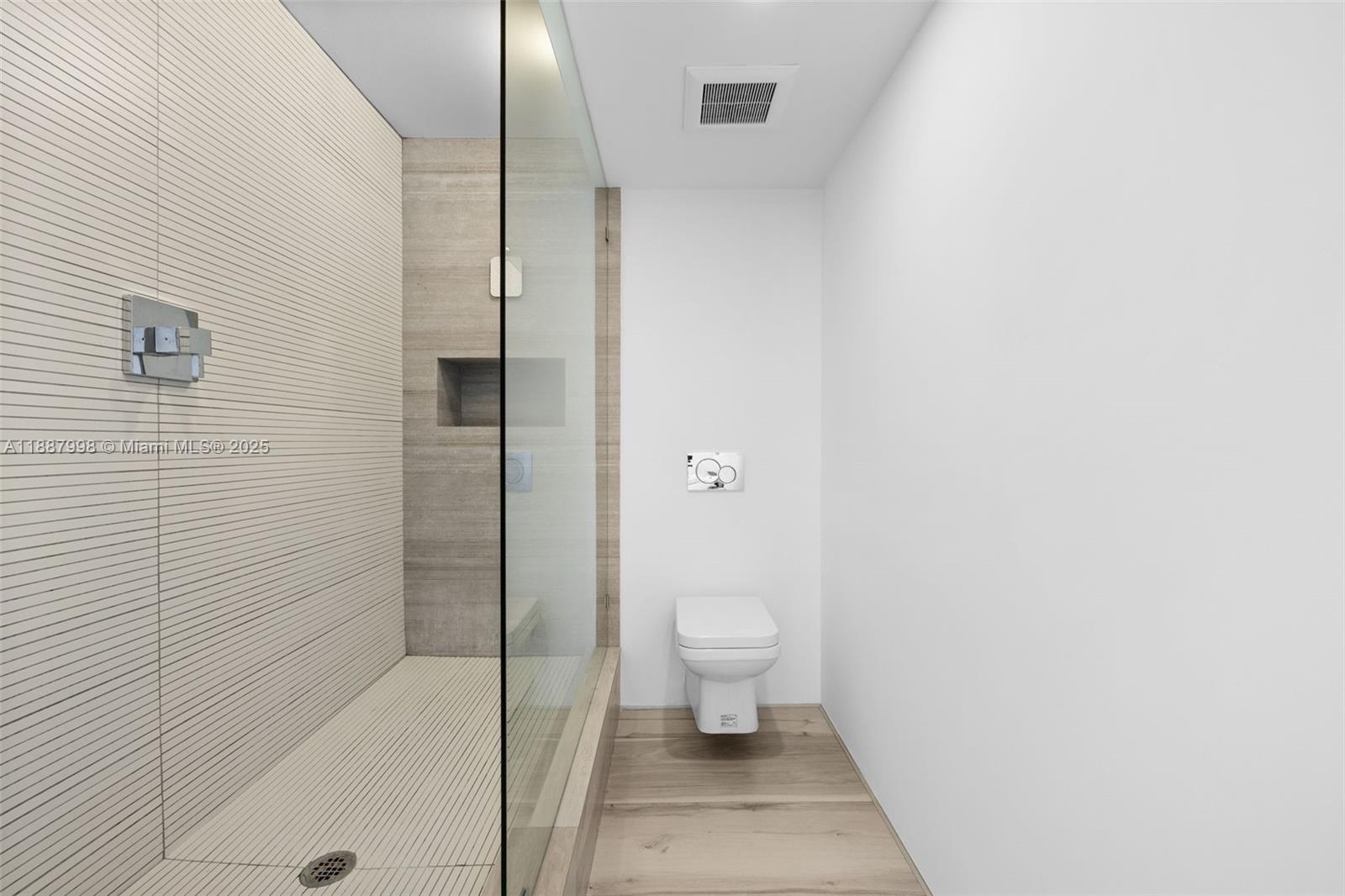 image The Waverly At South Beac24