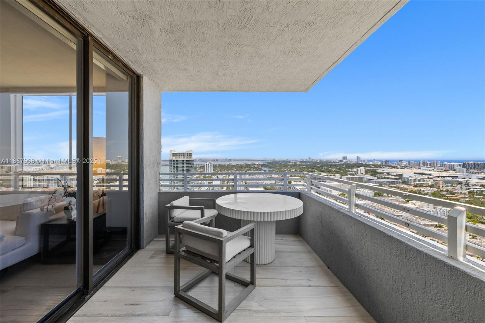 image The Waverly At South Beac27