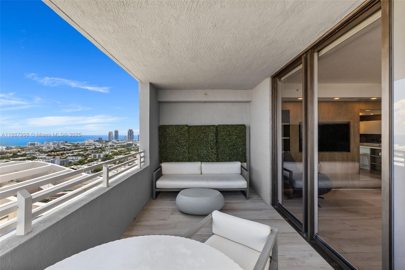 image The Waverly At South Beac33