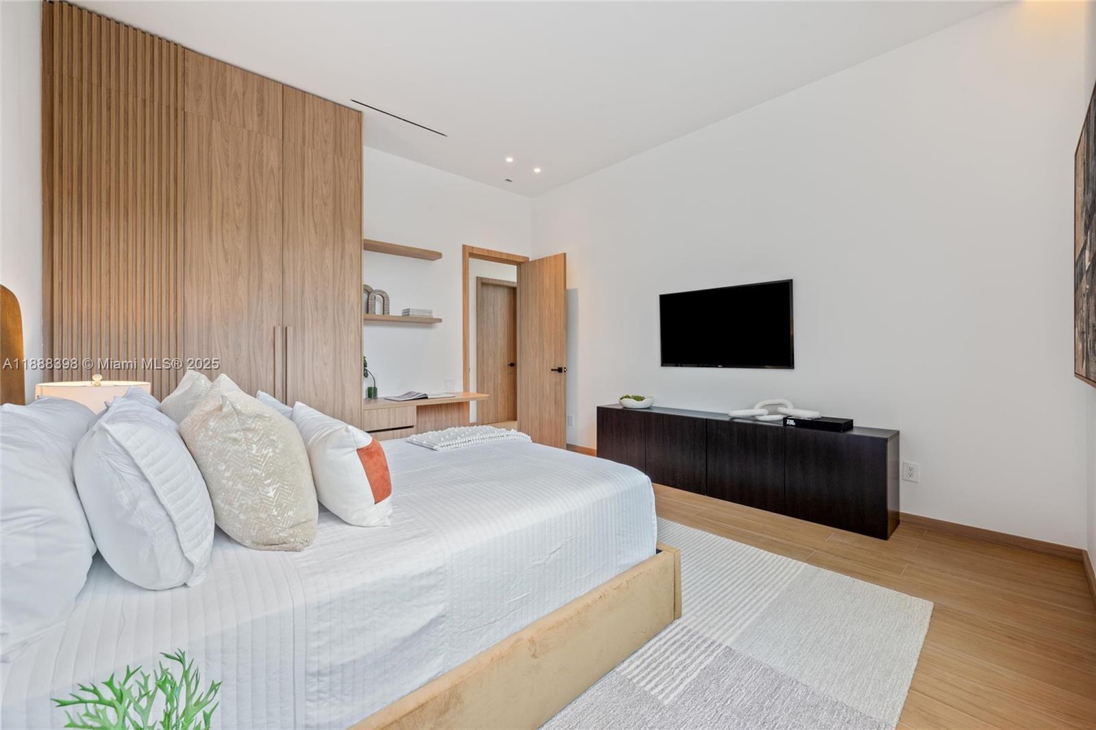 270 NE 46th St Miami, FL 33137