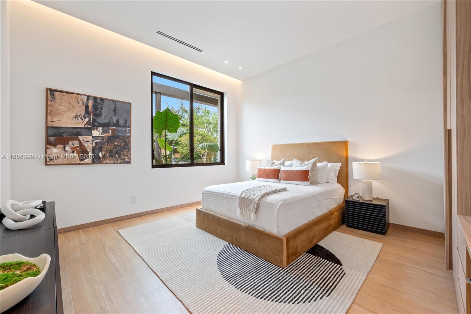 270 NE 46th St Miami, FL 33137