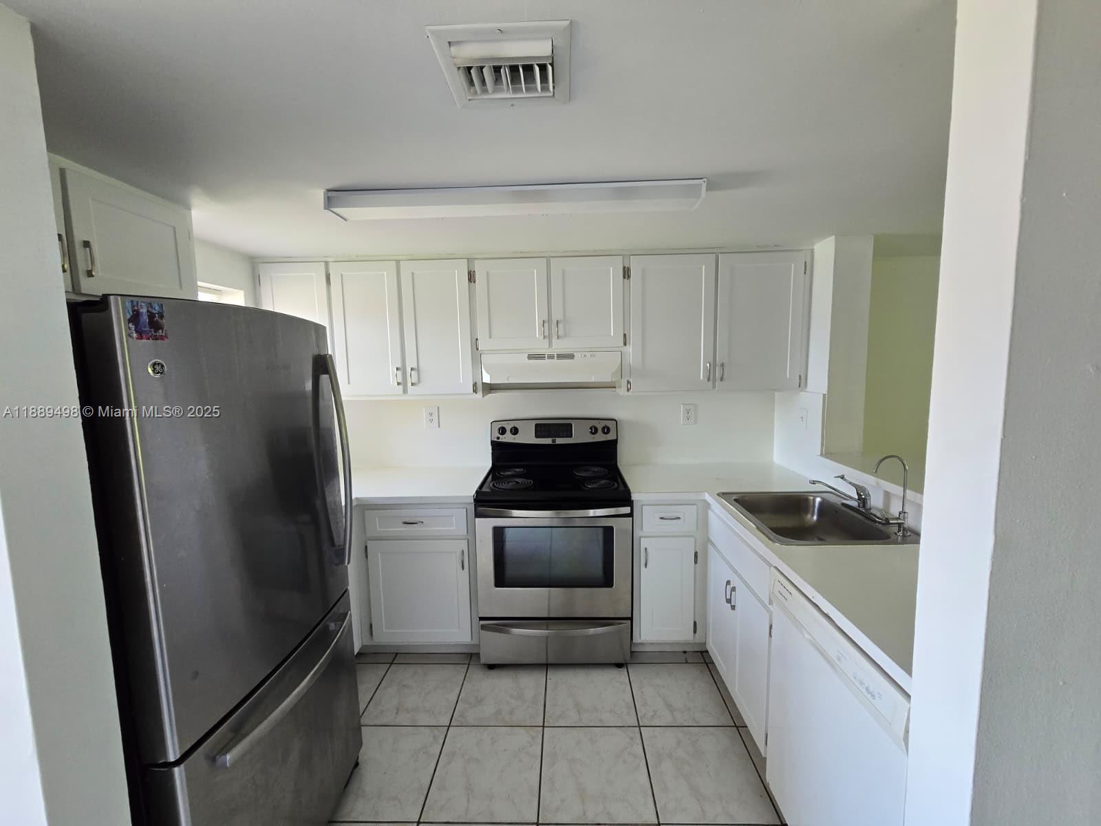 2500 NW 28th St #708-7