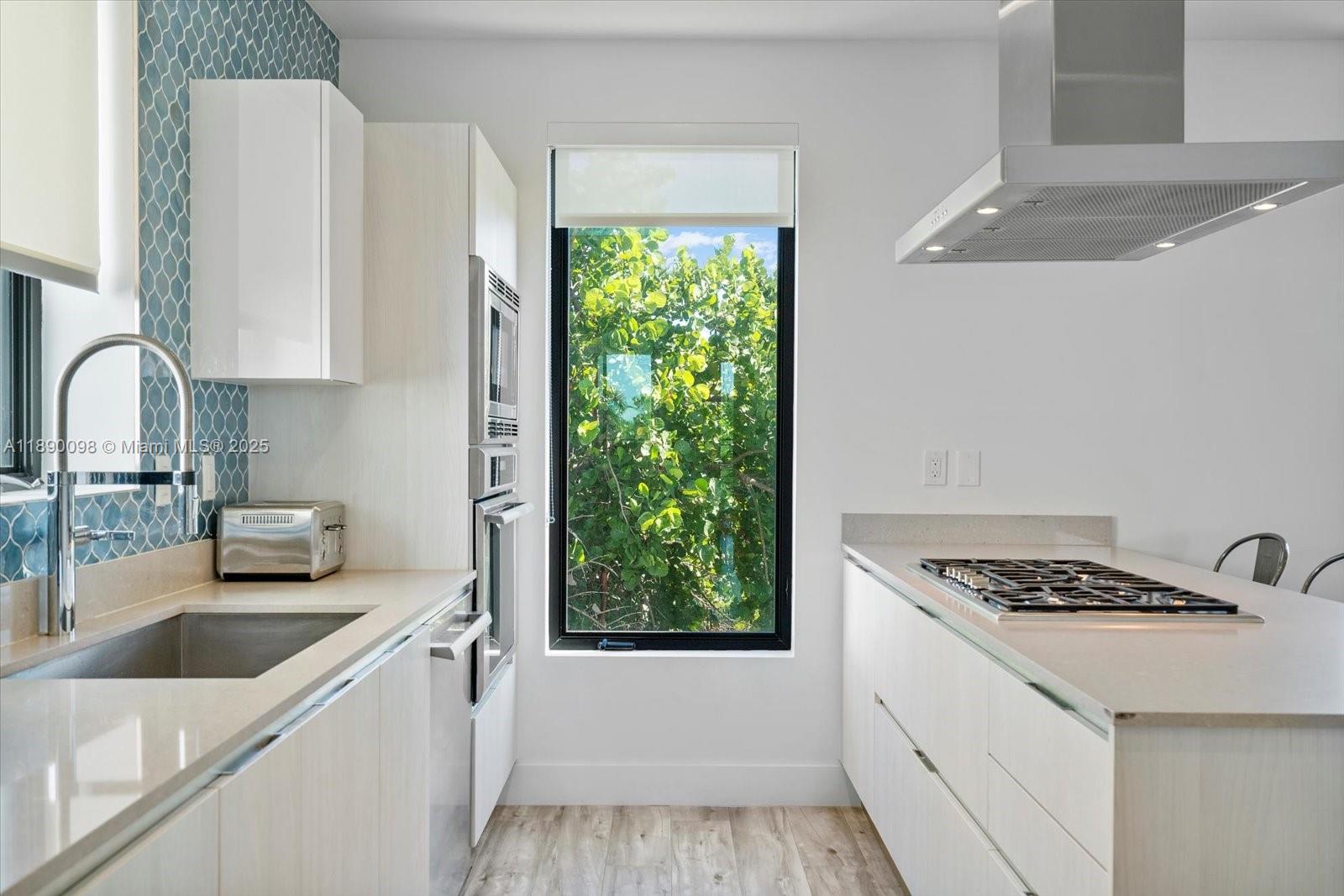 332 Balboa St Hollywood, FL 33019