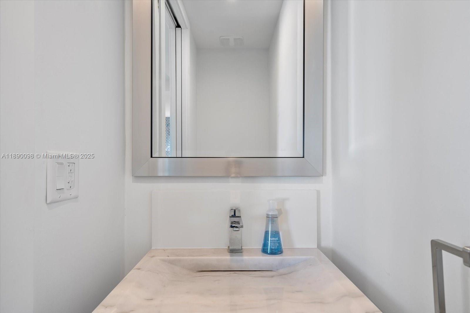 332 Balboa St Hollywood, FL 33019