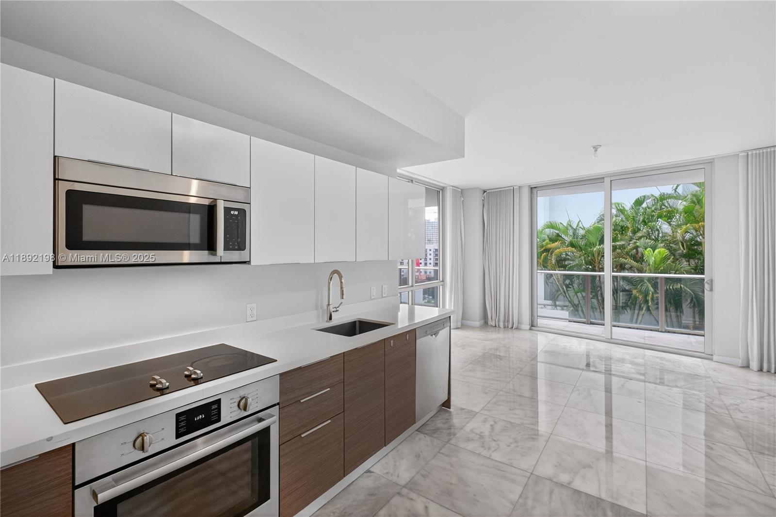 image Brickell Ten Condo11