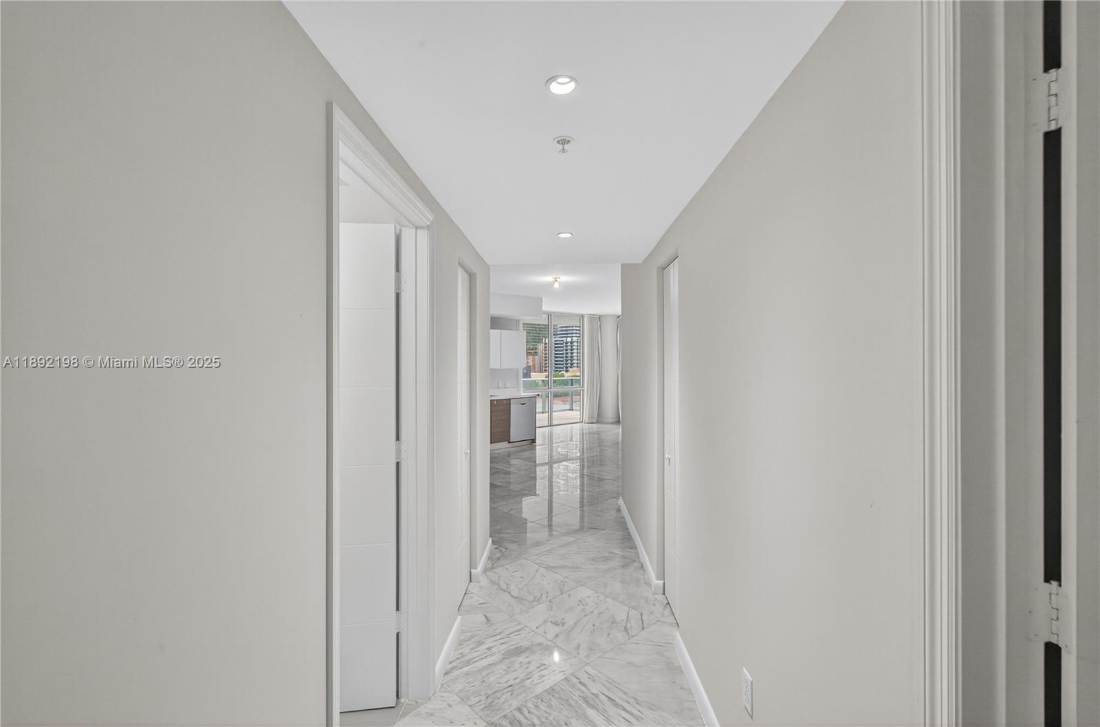 image Brickell Ten Condo14