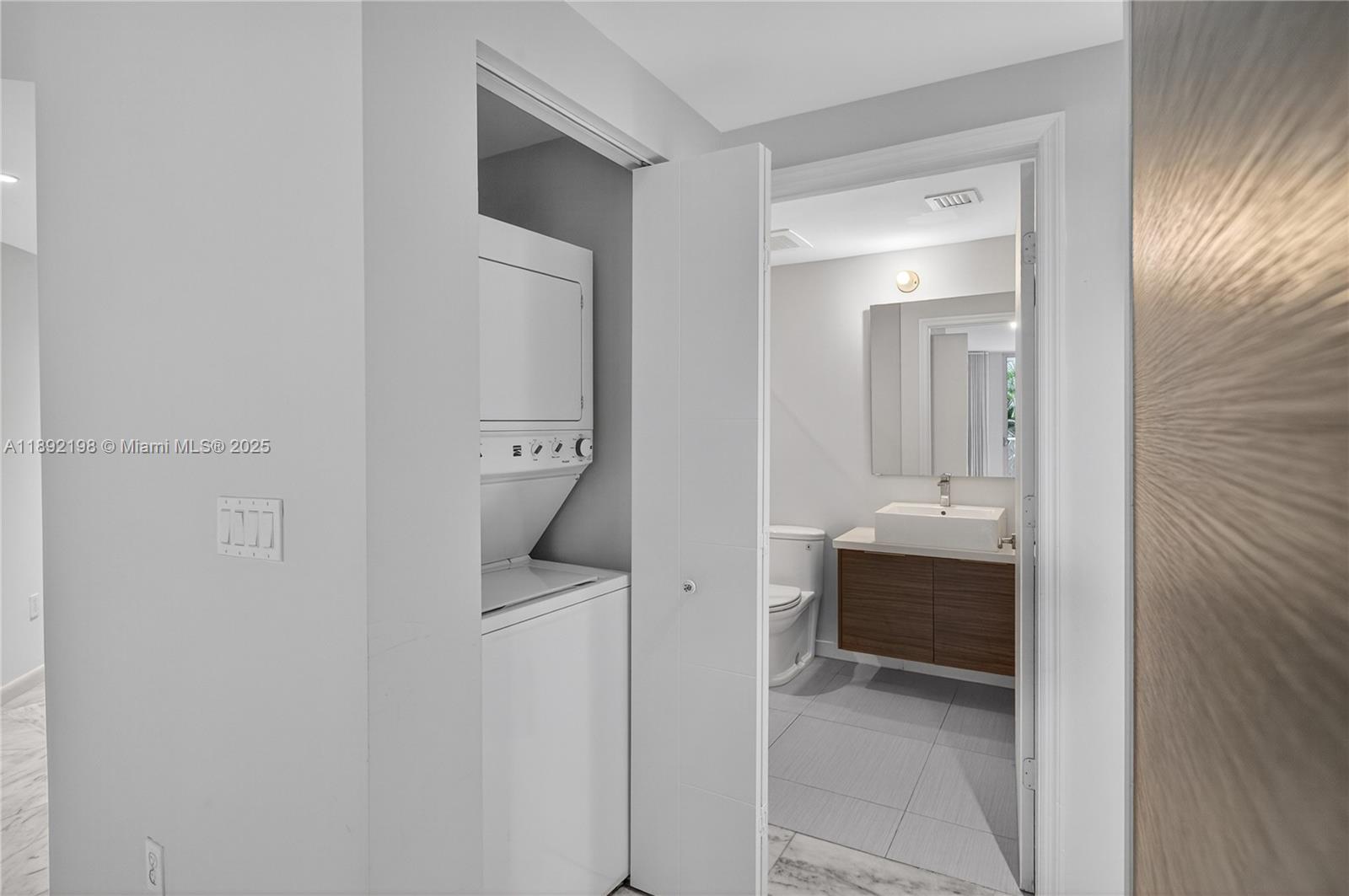 image Brickell Ten Condo18