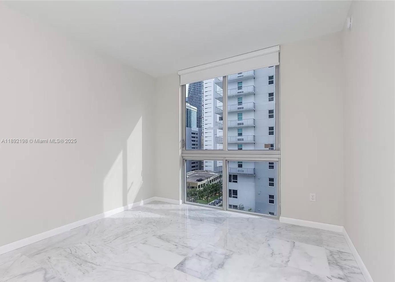 image Brickell Ten Condo25