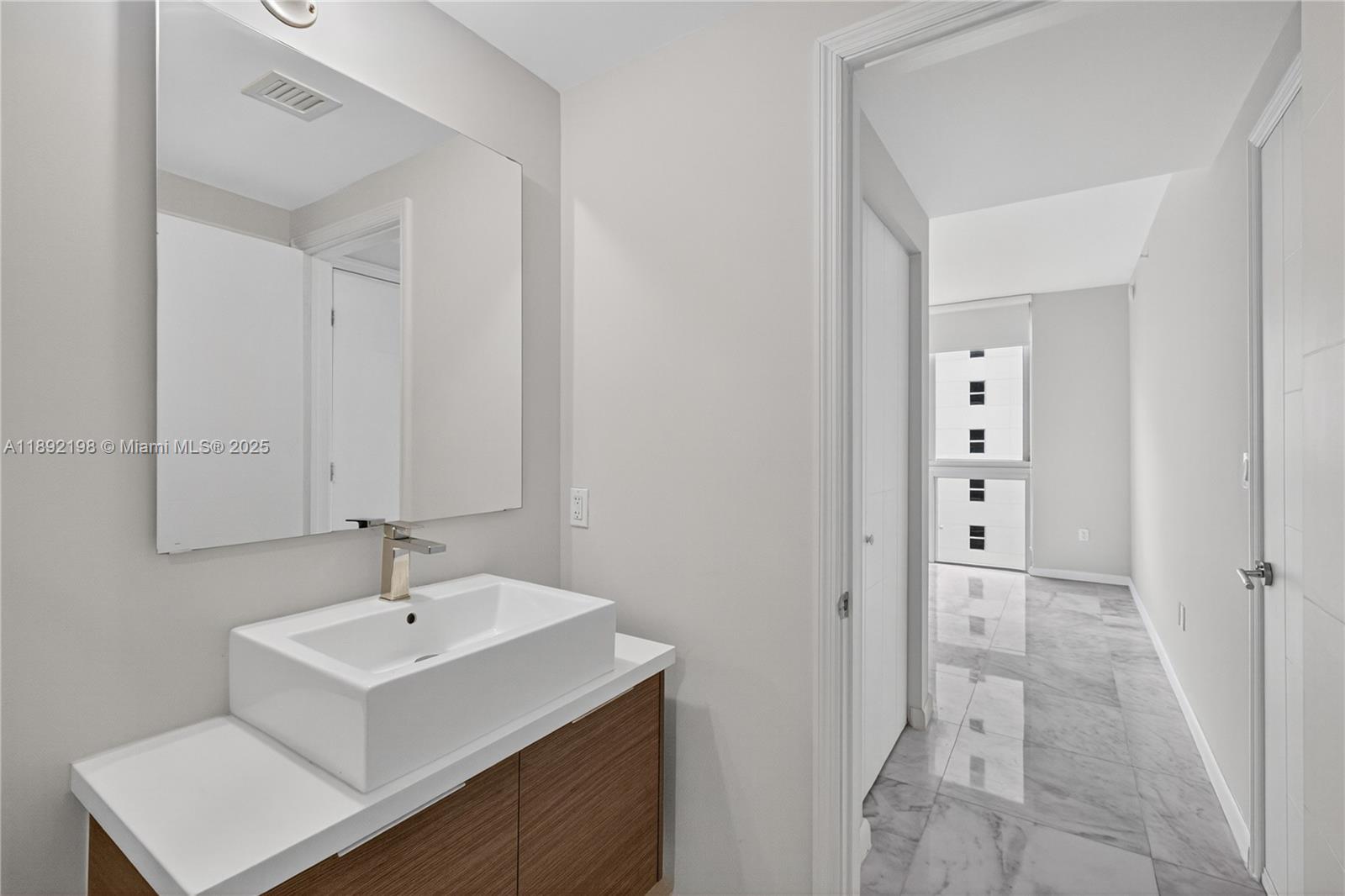 image Brickell Ten Condo28