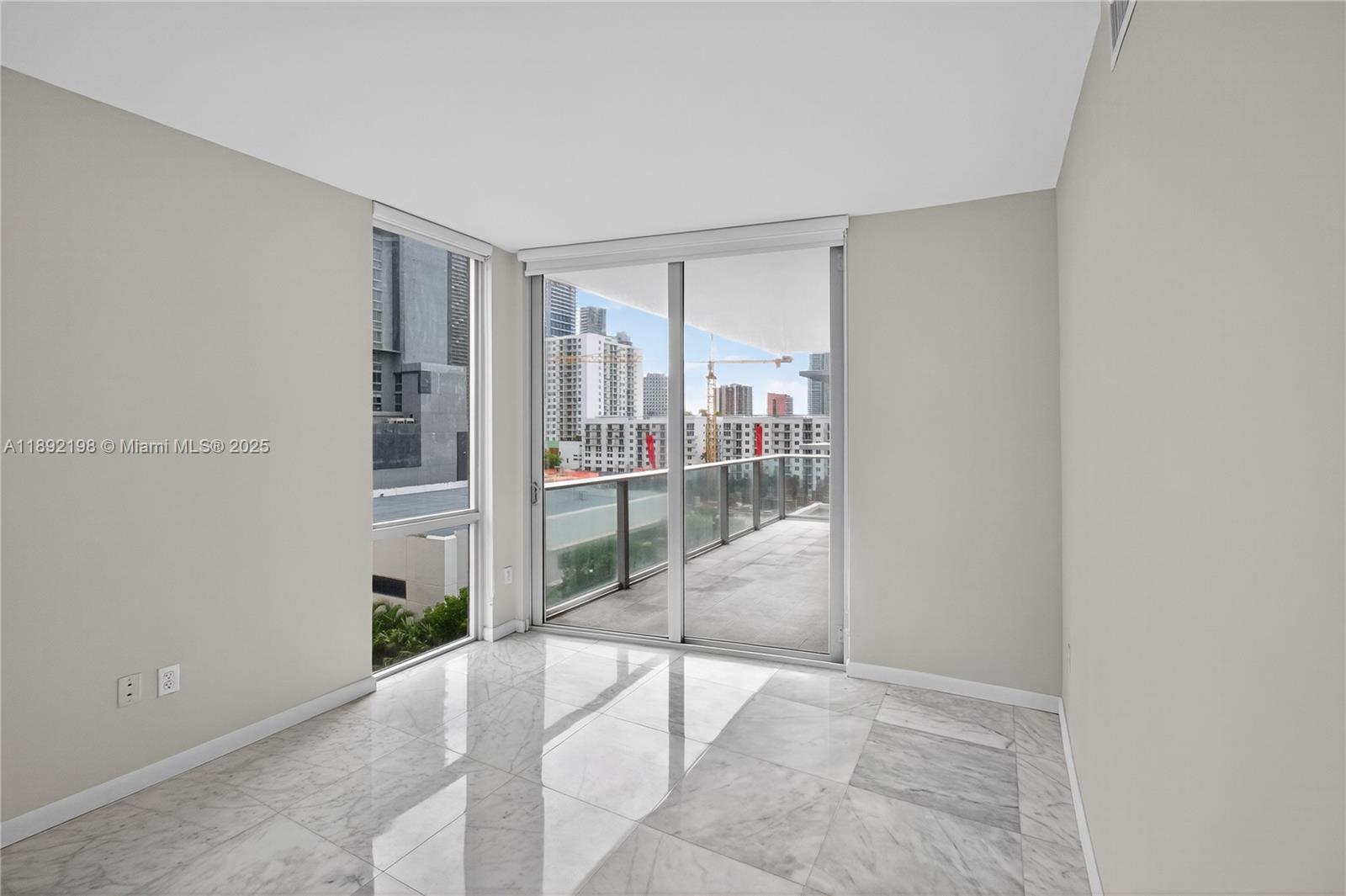image Brickell Ten Condo29