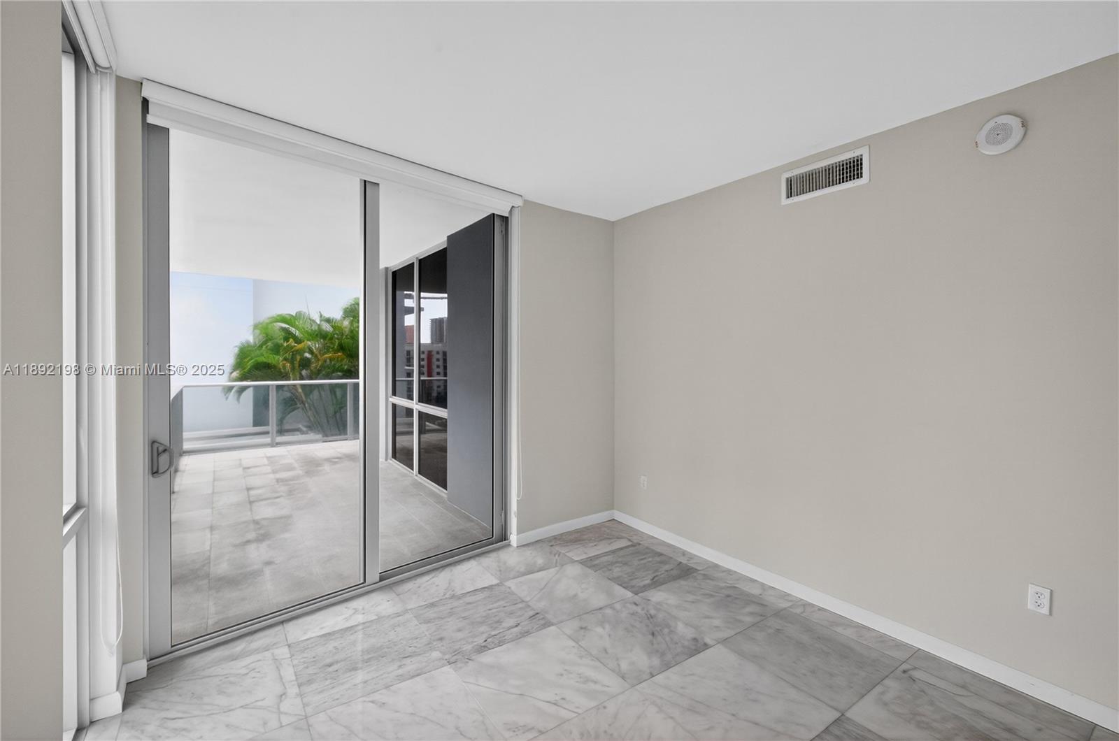 image Brickell Ten Condo32