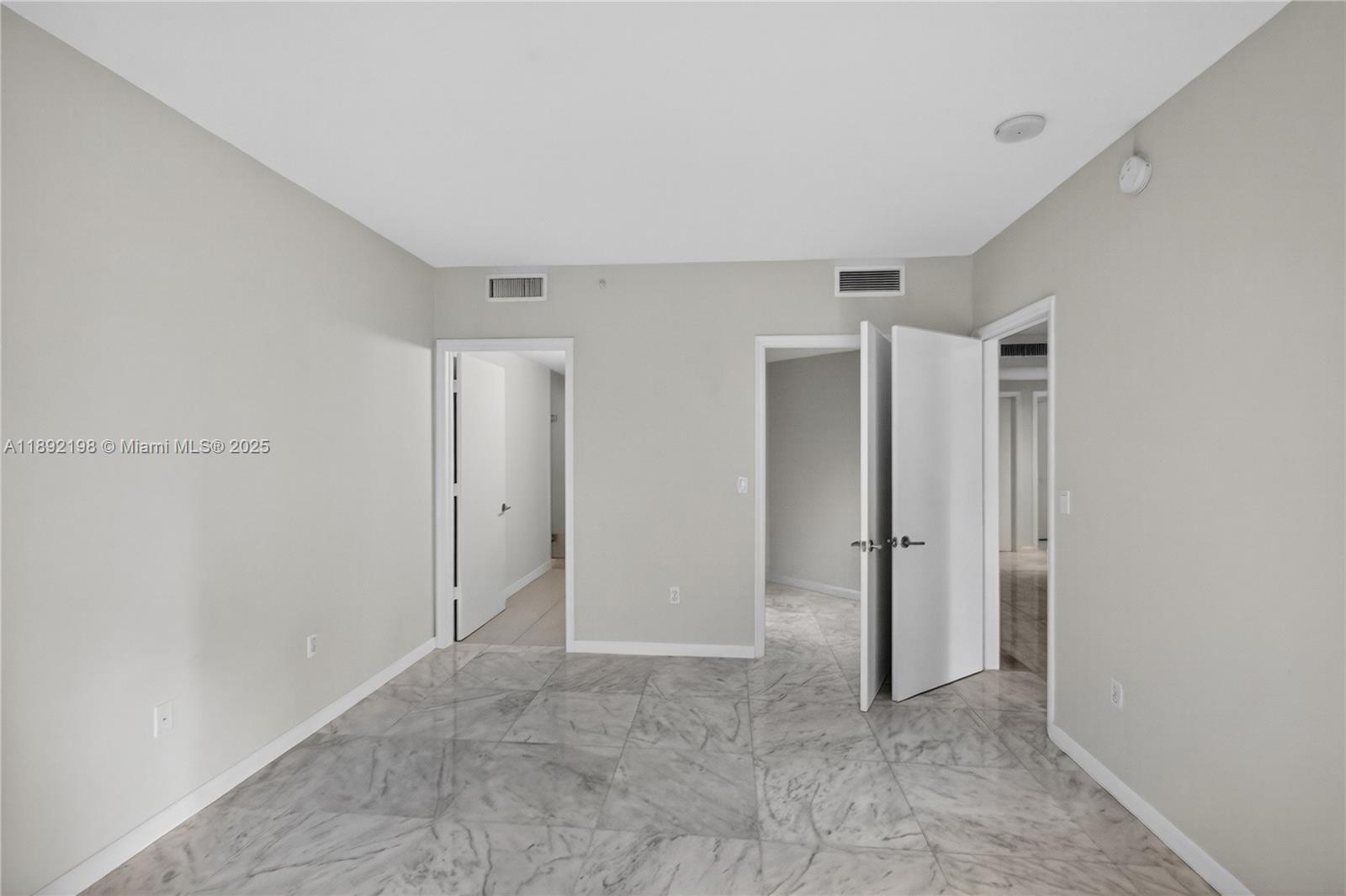 image Brickell Ten Condo35