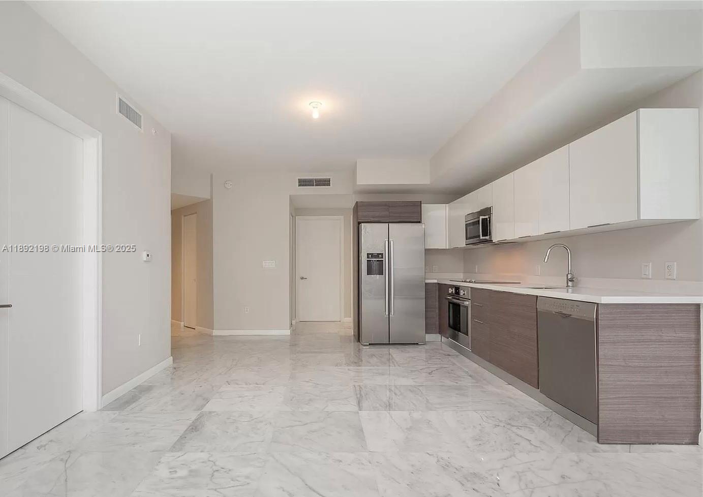 image Brickell Ten Condo7