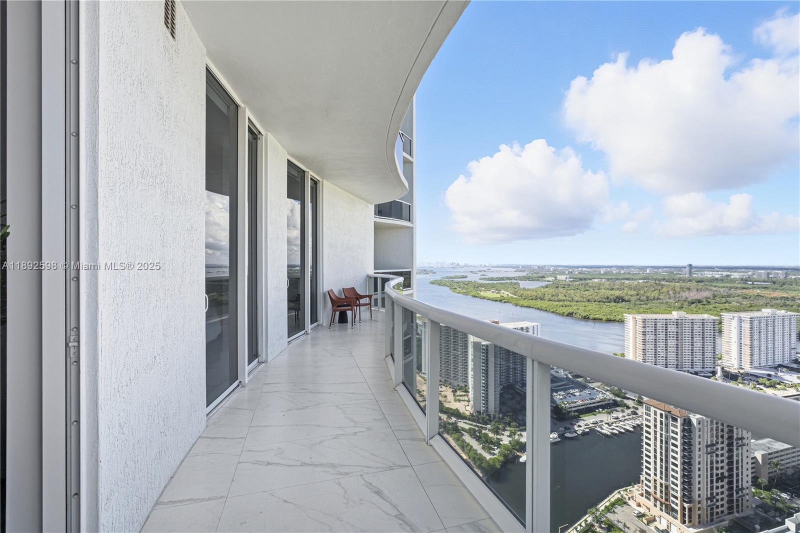 image Tdr Tower I Condo24