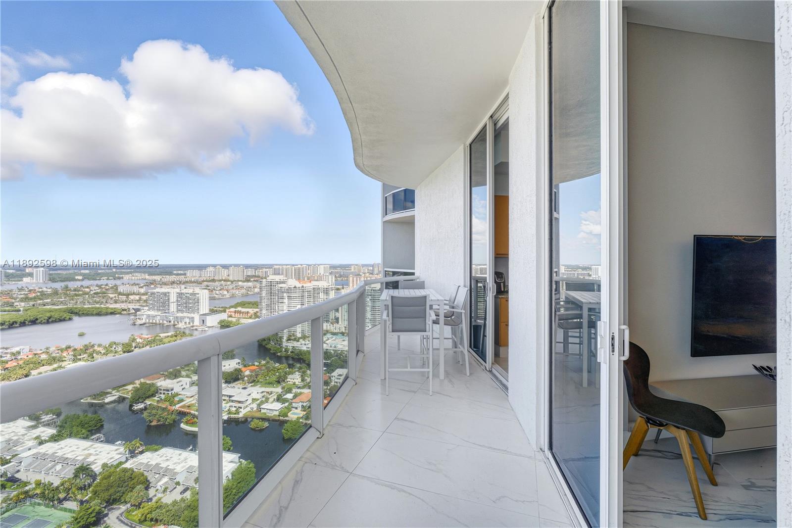 image Tdr Tower I Condo26