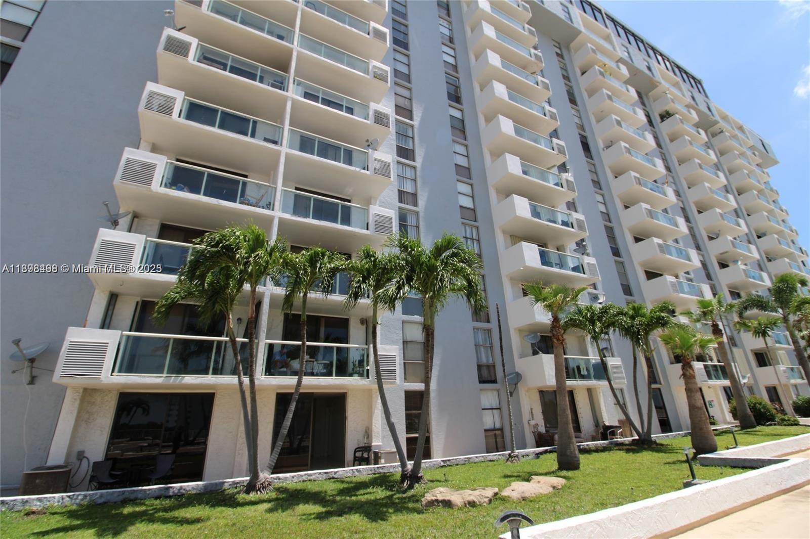 13499 Biscayne Blvd #404