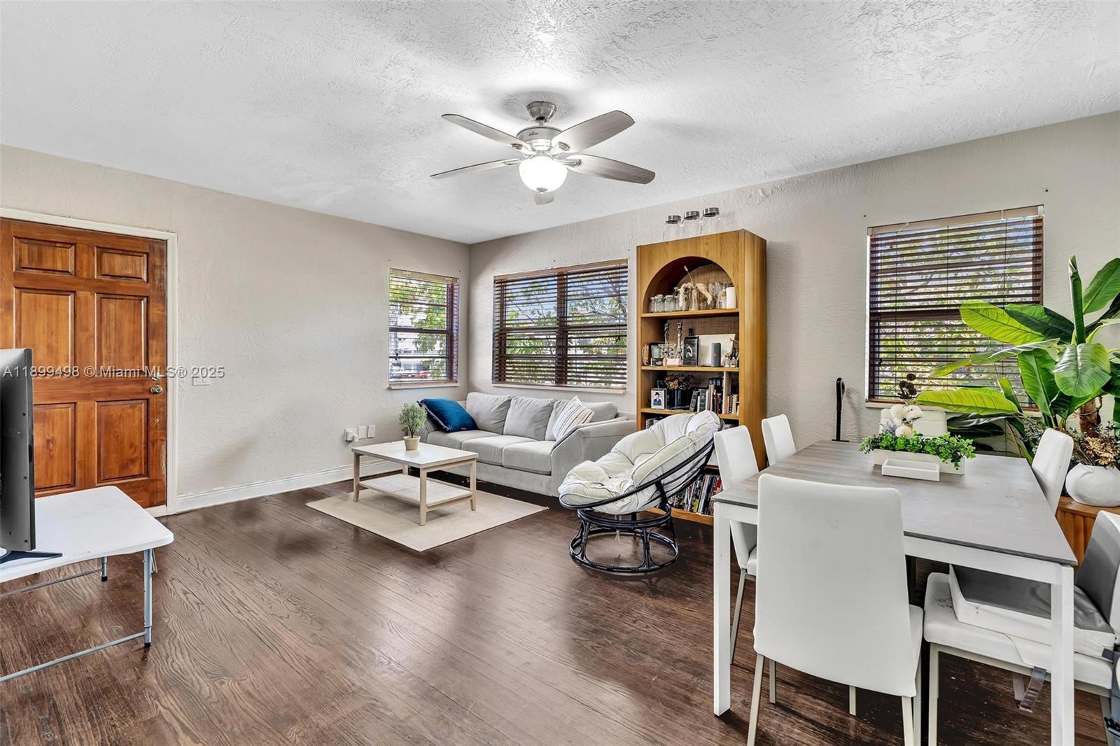 836 W 40th St Miami Beach, FL 33140