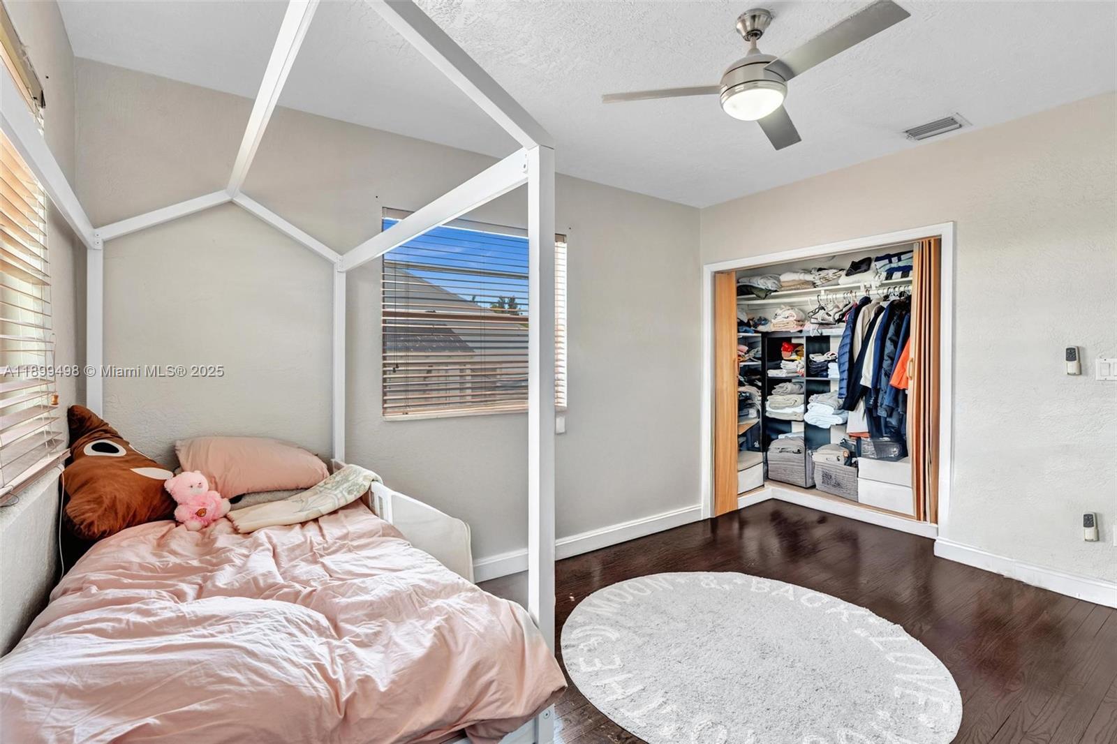 836 W 40th St Miami Beach, FL 33140