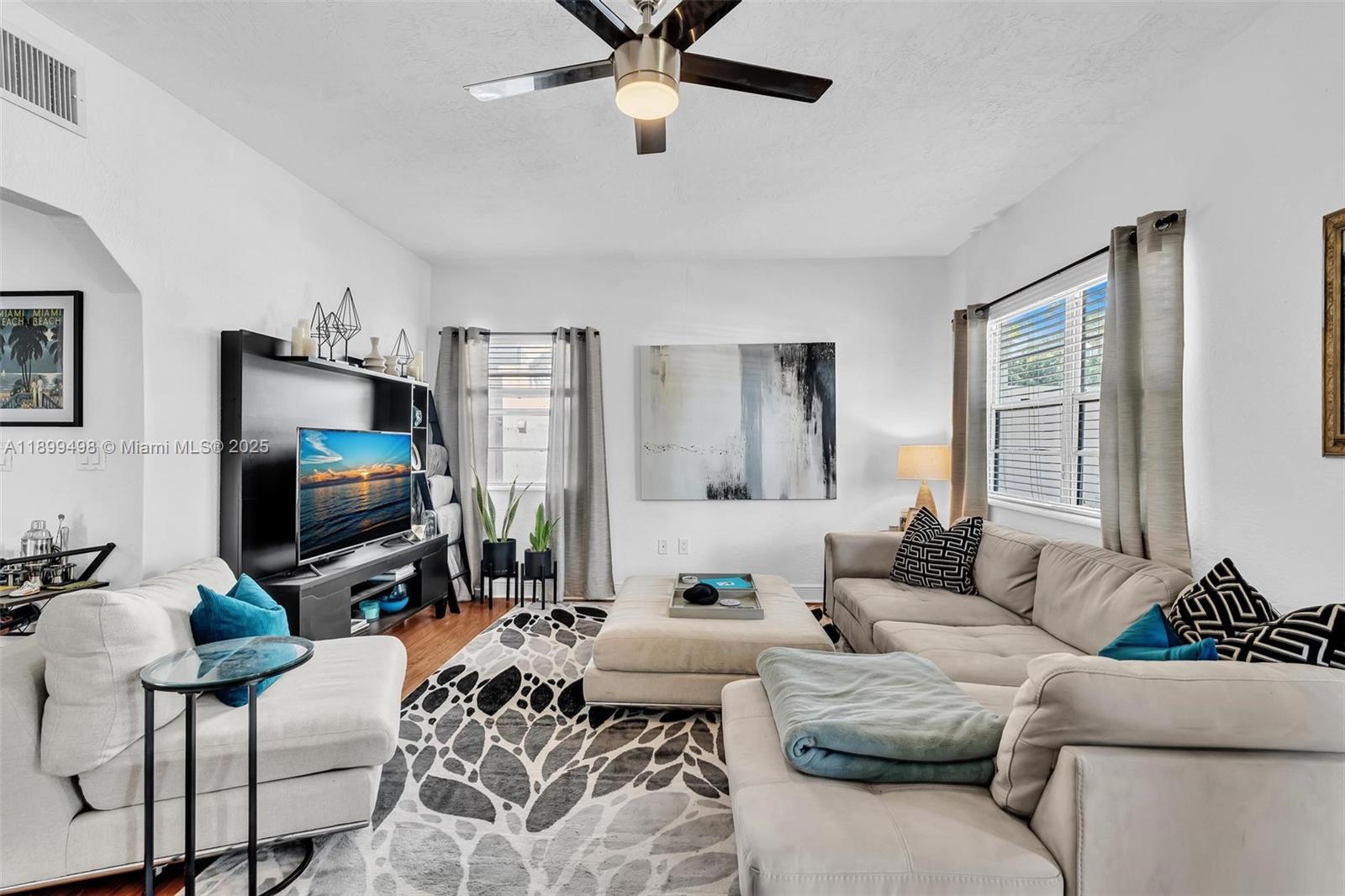 836 W 40th St Miami Beach, FL 33140