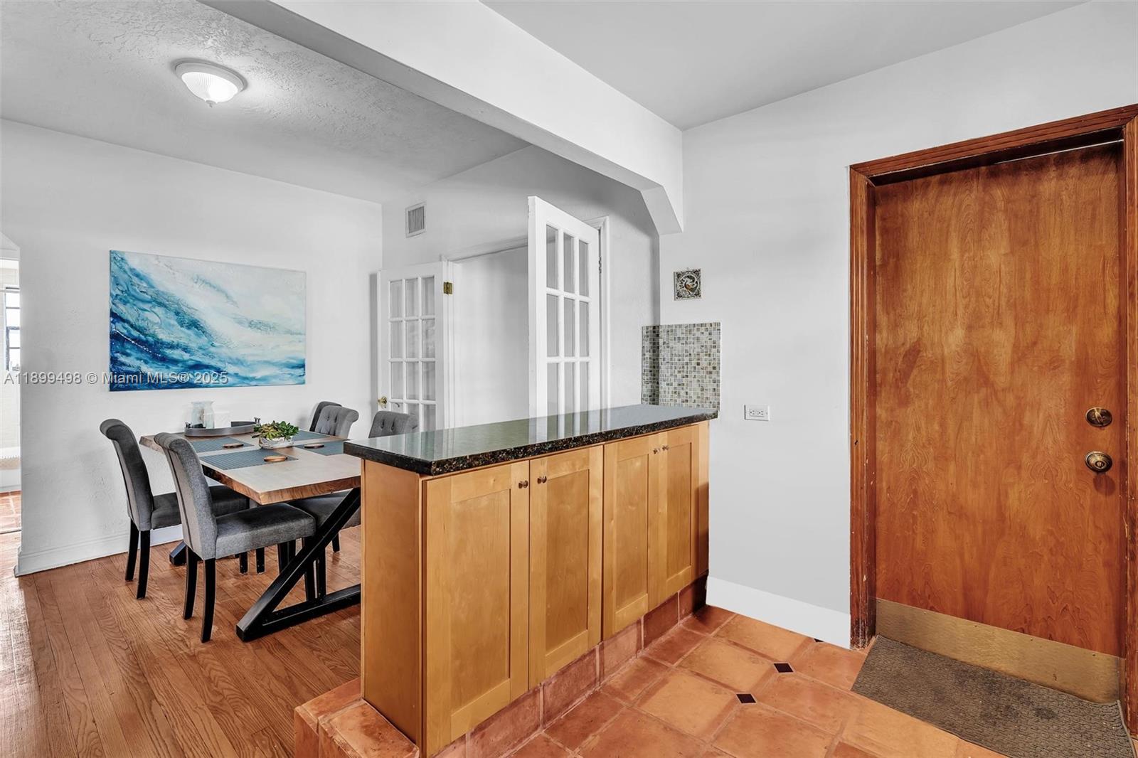 836 W 40th St Miami Beach, FL 33140