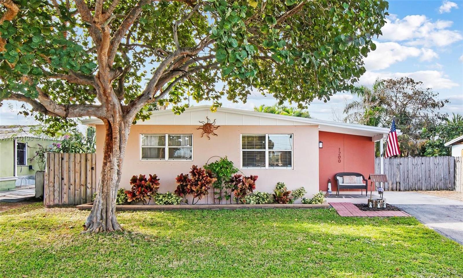 1200 NW 41st St