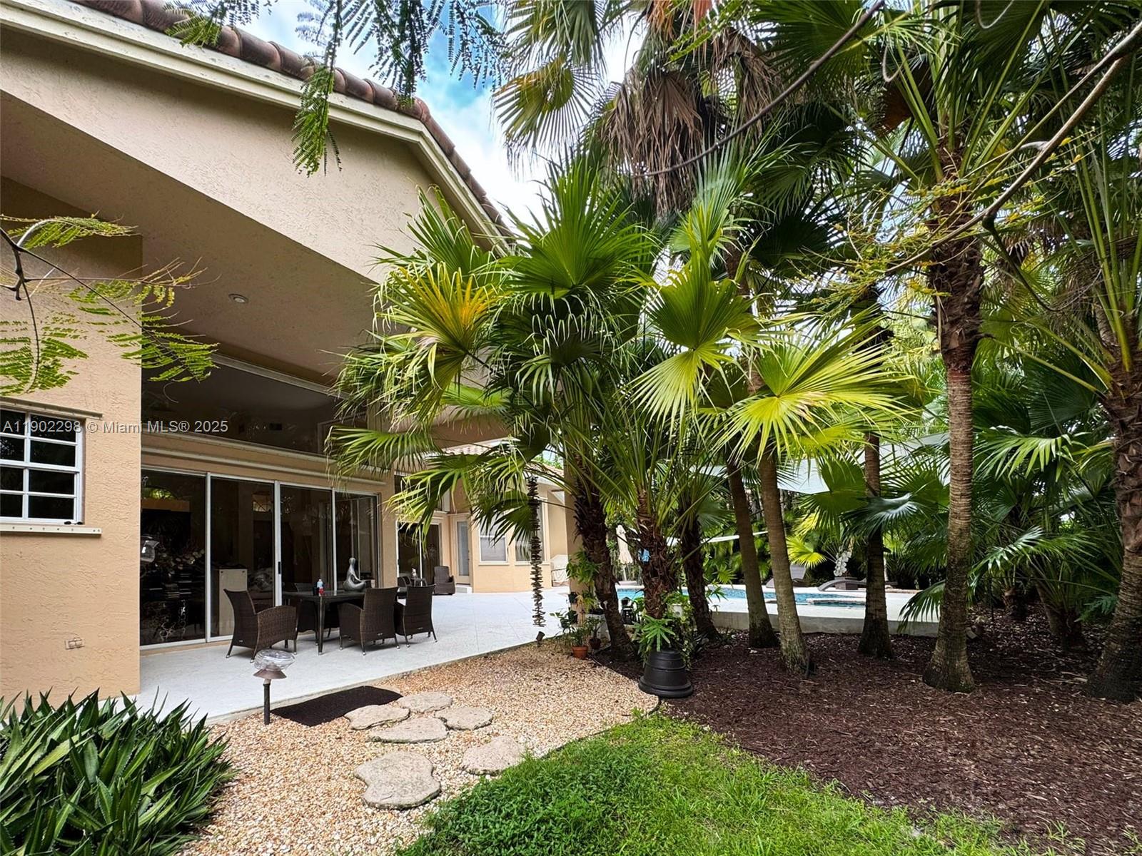 375 Sabal Way Weston, FL 33326