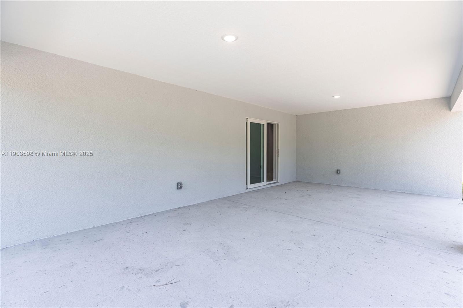 2005 Rosa Ct Lehigh Acres, FL 33972