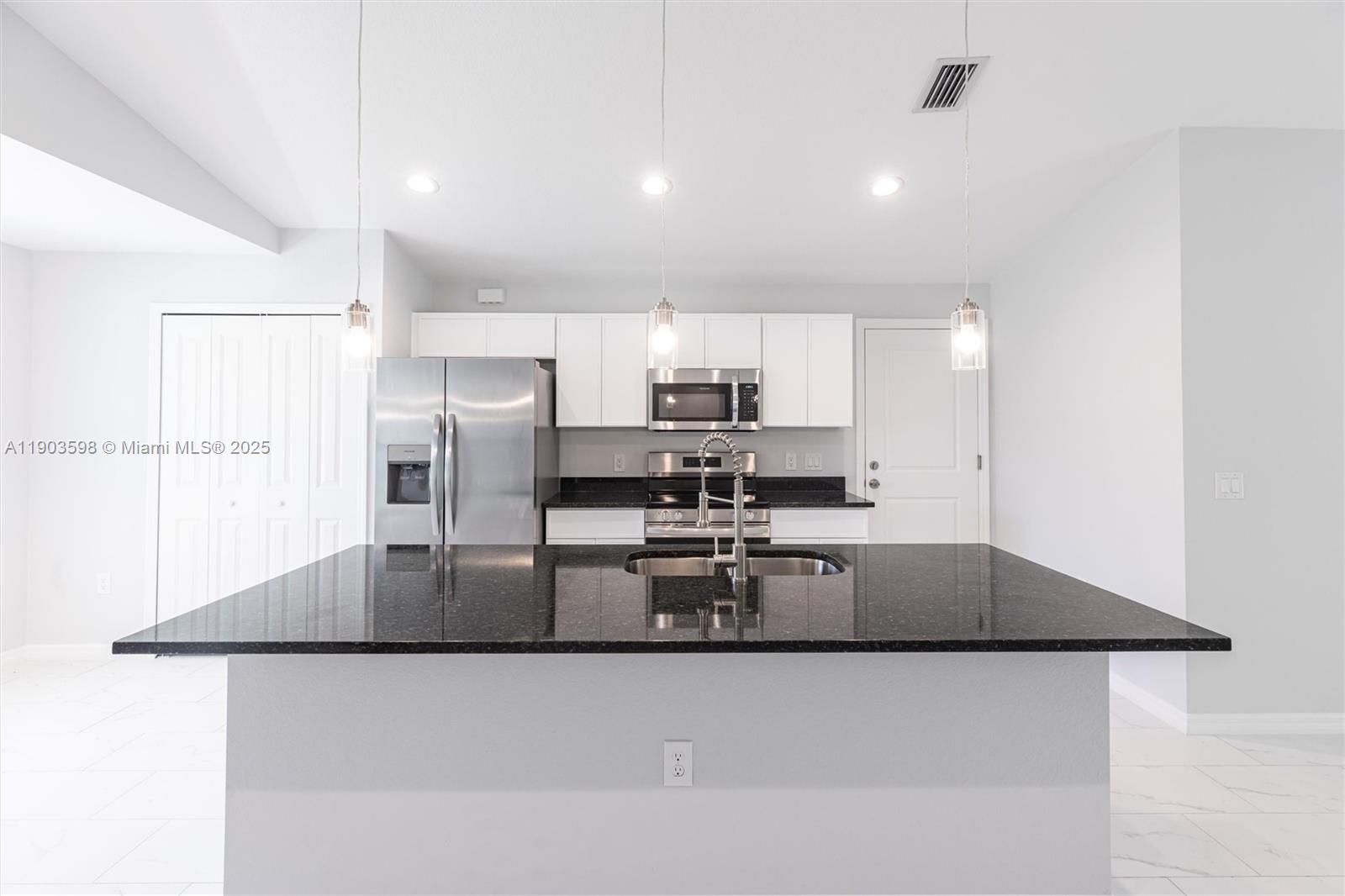 2005 Rosa Ct Lehigh Acres, FL 33972