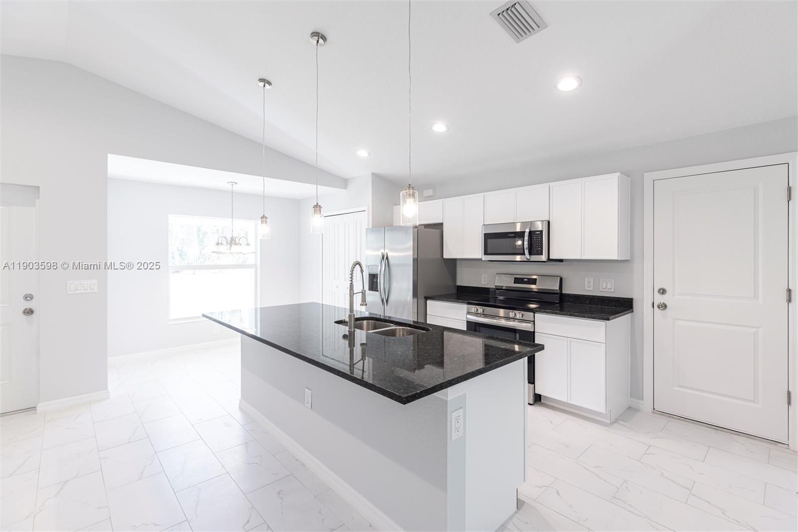 2005 Rosa Ct Lehigh Acres, FL 33972