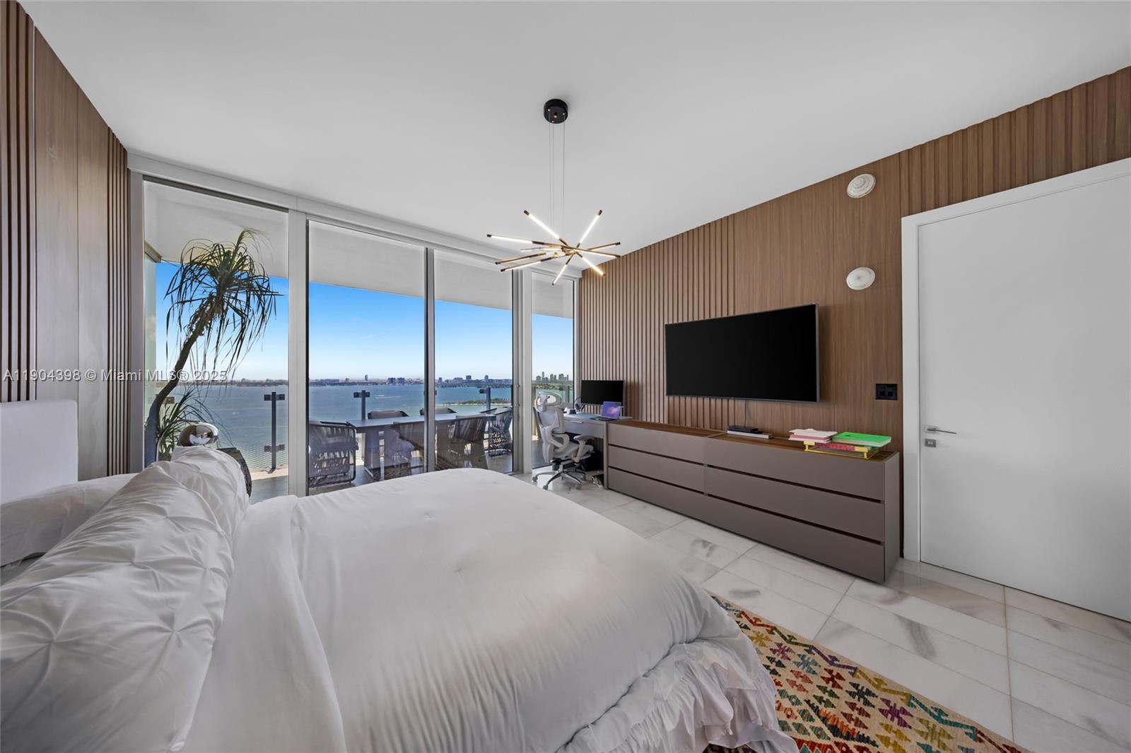 700 NE 26th Ter #2202 Miami, FL 33137