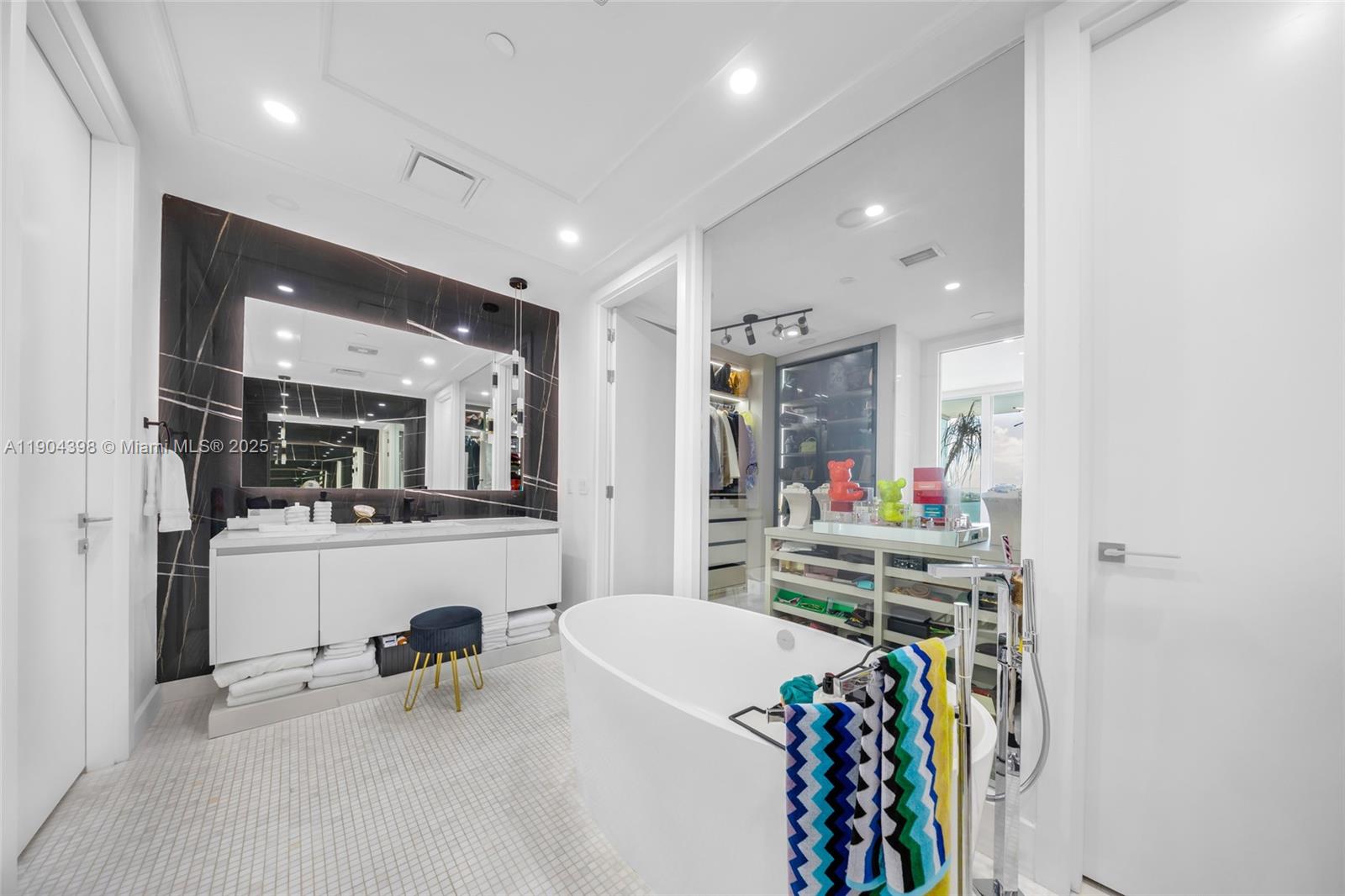 700 NE 26th Ter #2202 Miami, FL 33137