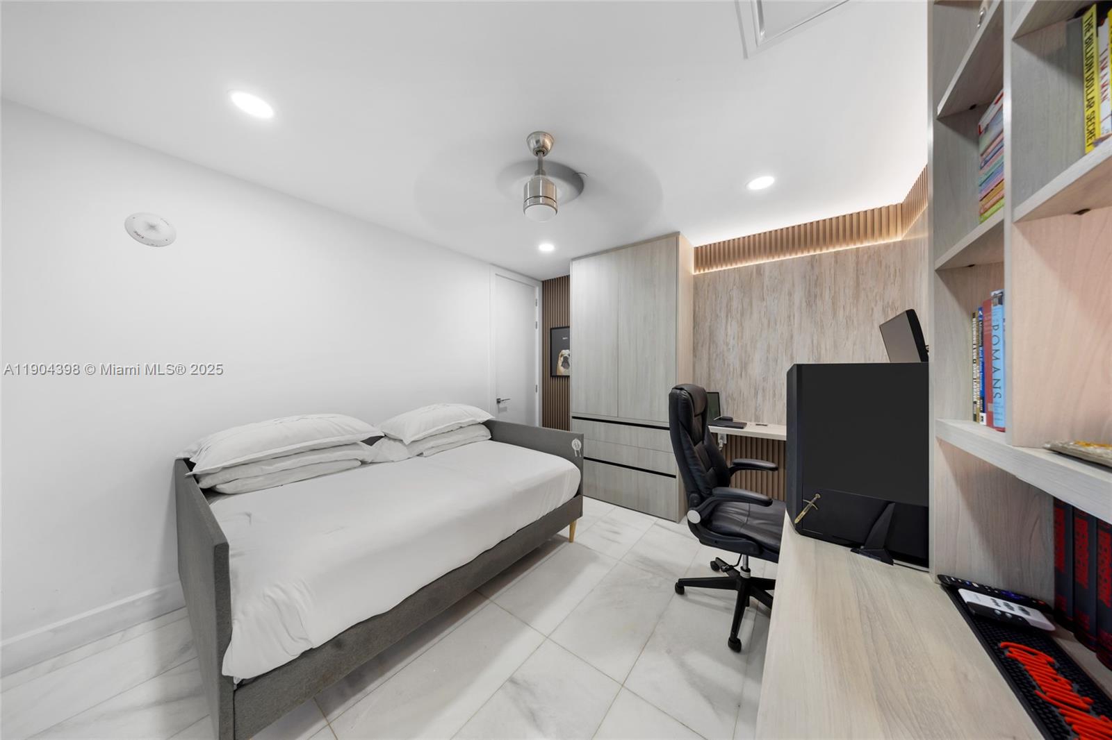 700 NE 26th Ter #2202 Miami, FL 33137