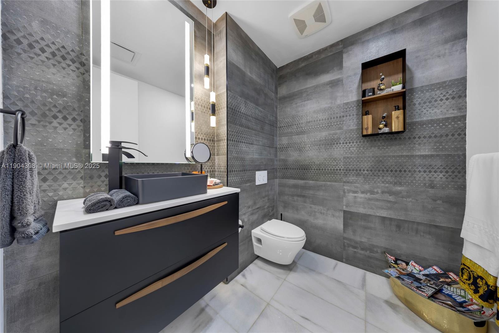 700 NE 26th Ter #2202 Miami, FL 33137