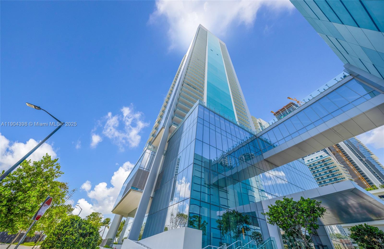 700 NE 26th Ter #2202 Miami, FL 33137