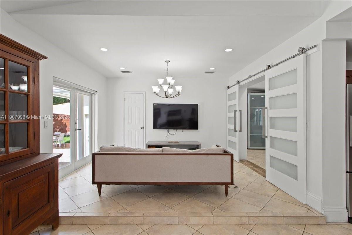 4190 Pamona Ave Miami, FL 33133