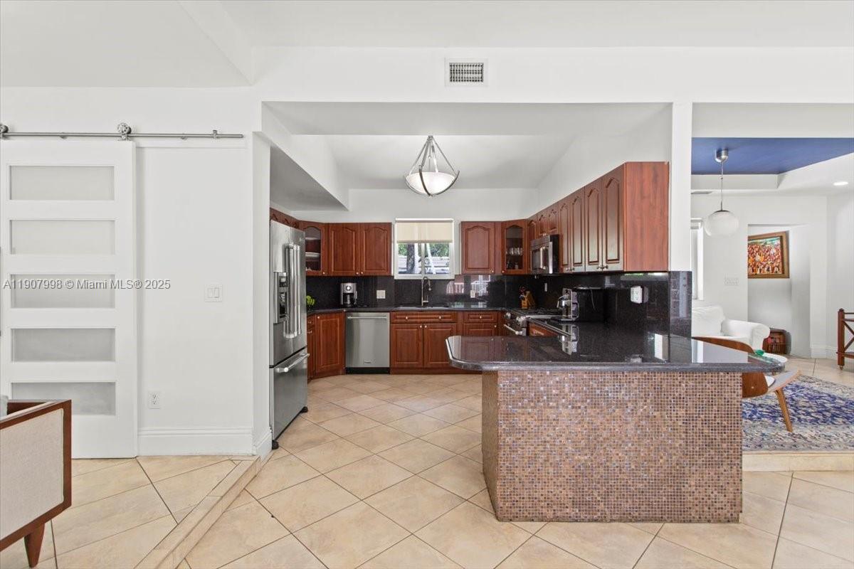 4190 Pamona Ave Miami, FL 33133