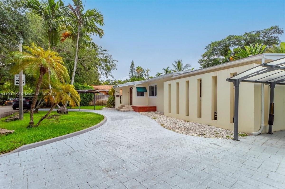 4190 Pamona Ave Miami, FL 33133