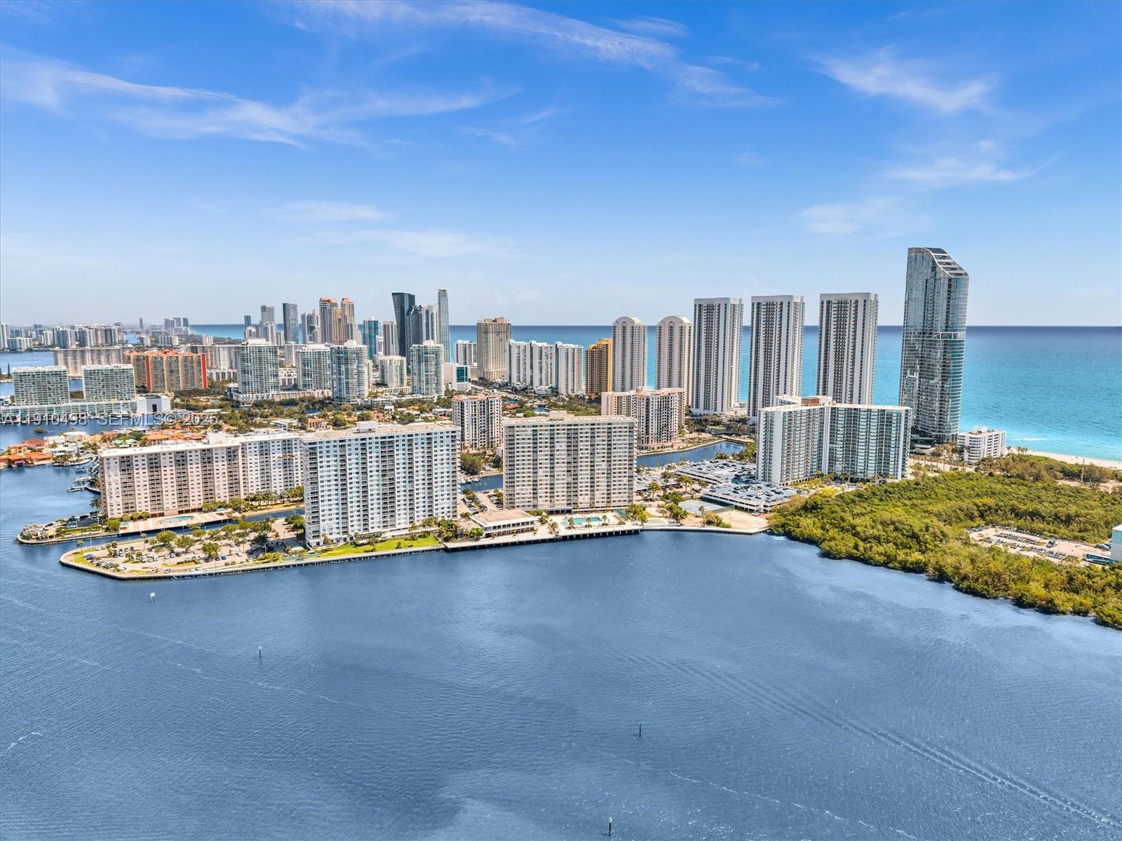 image Arlen House Condo26