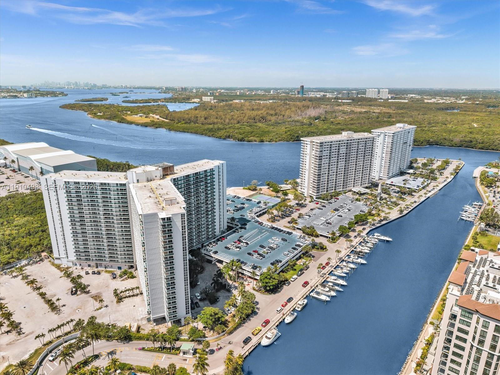 image Arlen House Condo32