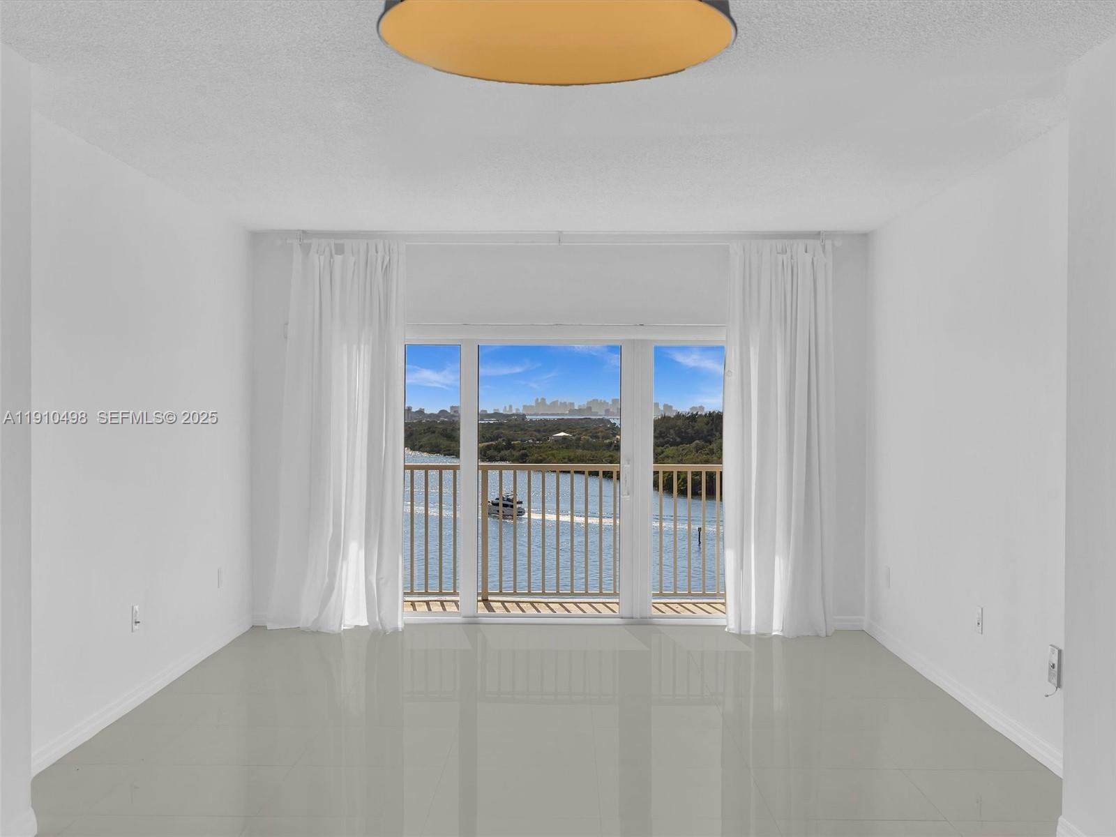 image Arlen House Condo39