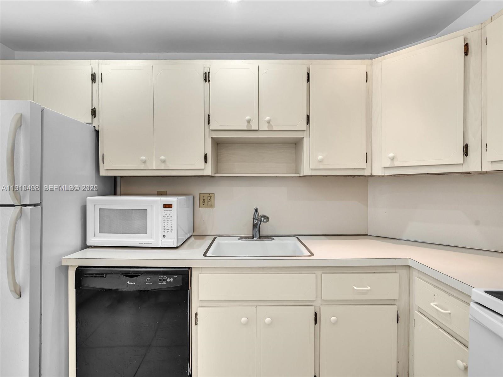 image Arlen House Condo50